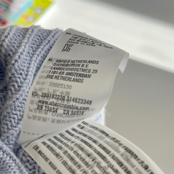 Hollister Knitted Cardigan | Cropped | Light Blue - Picture 3 of 4